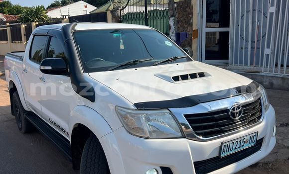 Nunua Ilio tumika Toyota Hilux Nyeupe Gari ndani ya Maputo nchini Maputo
