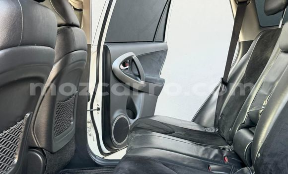 Buy New Toyota Vanguard White Car in Maputo in Maputo Buy New Toyota Vanguard White Car in Maputo in Maputo