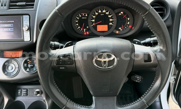 Buy New Toyota Vanguard White Car in Maputo in Maputo Buy New Toyota Vanguard White Car in Maputo in Maputo