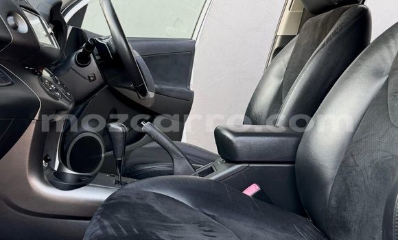 Buy New Toyota Vanguard White Car in Maputo in Maputo Buy New Toyota Vanguard White Car in Maputo in Maputo