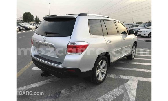 Comprar Importar Toyota Highlander De outros Carro em Import - Dubai em Cabo Delgado Comprar Importar Toyota Highlander De outros Carro em Import - Dubai em Cabo Delgado