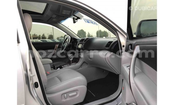 Comprar Importar Toyota Highlander De outros Carro em Import - Dubai em Cabo Delgado Comprar Importar Toyota Highlander De outros Carro em Import - Dubai em Cabo Delgado