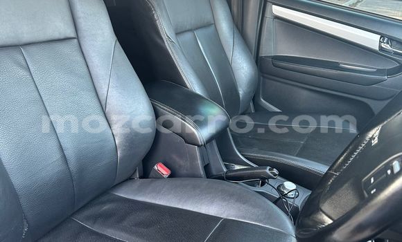 Buy New Isuzu D-MAX White Car in Maputo in Maputo Buy New Isuzu D-MAX White Car in Maputo in Maputo