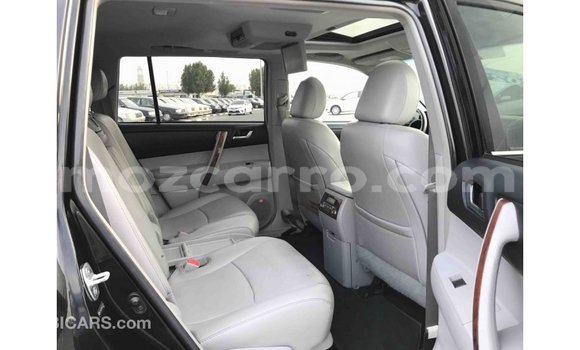 Tenga Imported Toyota Highlander Nhema Mota in Import - Dubai in Cabo Delgado Tenga Imported Toyota Highlander Nhema Mota in Import - Dubai in Cabo Delgado