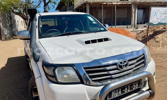 Nunua Ilio tumika Toyota Hilux Nyeupe Gari ndani ya Maputo nchini Maputo Nunua Ilio tumika Toyota Hilux Nyeupe Gari ndani ya Maputo nchini Maputo