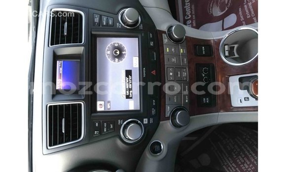 Tenga Imported Toyota Highlander Nhema Mota in Import - Dubai in Cabo Delgado Tenga Imported Toyota Highlander Nhema Mota in Import - Dubai in Cabo Delgado