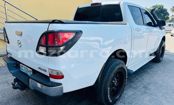 Nunua Ilio tumika Mazda BT-50 Nyeupe Gari ndani ya Maputo nchini Maputo Nunua Ilio tumika Mazda BT-50 Nyeupe Gari ndani ya Maputo nchini Maputo