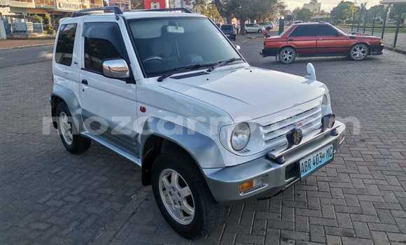 Comprar Usado Mitsubishi Pajero Junior Branco Carro em Maputo em Maputo Comprar Usado Mitsubishi Pajero Junior Branco Carro em Maputo em Maputo