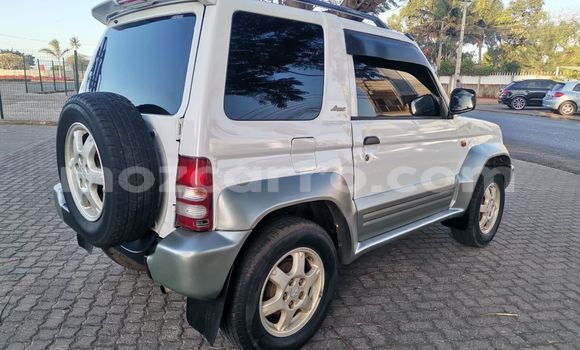 Comprar Usado Mitsubishi Pajero Junior Branco Carro em Maputo em Maputo Comprar Usado Mitsubishi Pajero Junior Branco Carro em Maputo em Maputo