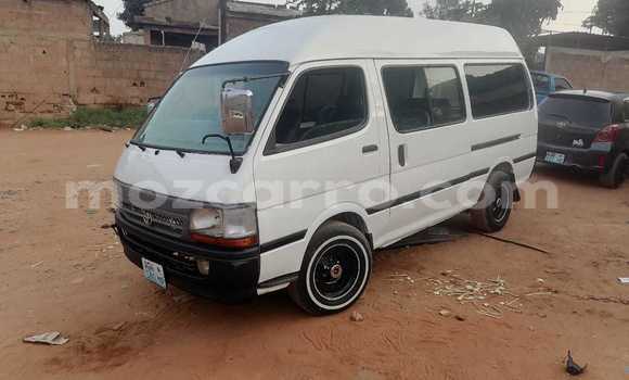 Comprar Usado Toyota Hiace Branco Carro em Maputo em Maputo Comprar Usado Toyota Hiace Branco Carro em Maputo em Maputo