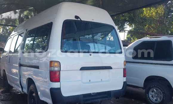 Nunua Ilio tumika Toyota Hiace Nyeupe Gari ndani ya Maputo nchini Maputo Nunua Ilio tumika Toyota Hiace Nyeupe Gari ndani ya Maputo nchini Maputo