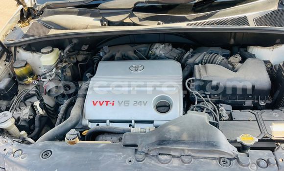 Nunua Ilio tumika Toyota Harrier Nyeupe Gari ndani ya Maputo nchini Maputo Nunua Ilio tumika Toyota Harrier Nyeupe Gari ndani ya Maputo nchini Maputo