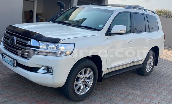 Buy Used Toyota Land Cruiser White Car in Maputo in Maputo