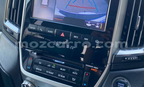 Buy Used Toyota Land Cruiser White Car in Maputo in Maputo Buy Used Toyota Land Cruiser White Car in Maputo in Maputo