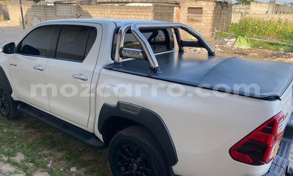 Buy Used Toyota Hiluxe Revo White Car in Maputo in Maputo Buy Used Toyota Hiluxe Revo White Car in Maputo in Maputo