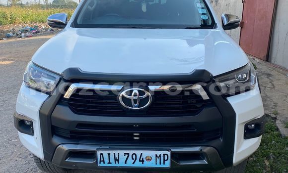 Buy Used Toyota Hiluxe Revo White Car in Maputo in Maputo Buy Used Toyota Hiluxe Revo White Car in Maputo in Maputo