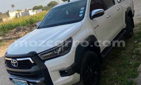 Buy Used Toyota Hiluxe Revo White Car in Maputo in Maputo Buy Used Toyota Hiluxe Revo White Car in Maputo in Maputo