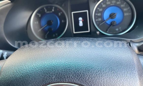 Buy Used Toyota Hiluxe Revo White Car in Maputo in Maputo Buy Used Toyota Hiluxe Revo White Car in Maputo in Maputo