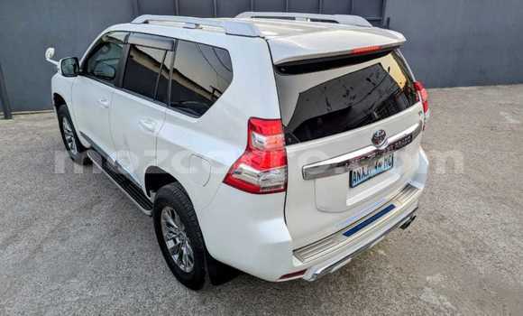 Nunua Mpya Toyota Land Cruiser Prado Nyeupe Gari ndani ya Maputo nchini Maputo Nunua Mpya Toyota Land Cruiser Prado Nyeupe Gari ndani ya Maputo nchini Maputo