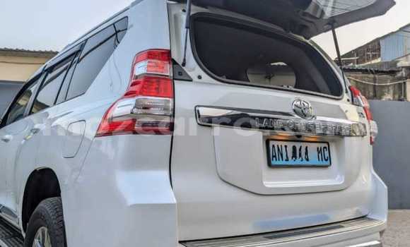 Nunua Mpya Toyota Land Cruiser Prado Nyeupe Gari ndani ya Maputo nchini Maputo Nunua Mpya Toyota Land Cruiser Prado Nyeupe Gari ndani ya Maputo nchini Maputo