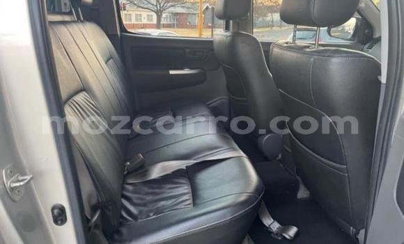 Nunua Mpya Toyota Land Cruiser Prado Nyeupe Gari ndani ya Maputo nchini Maputo Nunua Mpya Toyota Land Cruiser Prado Nyeupe Gari ndani ya Maputo nchini Maputo