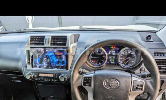 Nunua Mpya Toyota Land Cruiser Prado Nyeupe Gari ndani ya Maputo nchini Maputo Nunua Mpya Toyota Land Cruiser Prado Nyeupe Gari ndani ya Maputo nchini Maputo