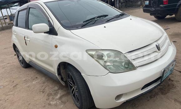 Comprar Usado Toyota IST Branco Carro em Maputo em Maputo Comprar Usado Toyota IST Branco Carro em Maputo em Maputo