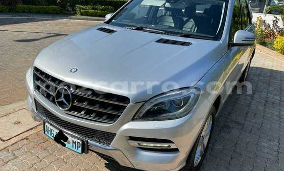Nunua Ilio tumika Mercedes‒Benz M-Class Fedha Gari ndani ya Maputo nchini Maputo Nunua Ilio tumika Mercedes‒Benz M-Class Fedha Gari ndani ya Maputo nchini Maputo
