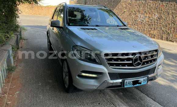 Nunua Ilio tumika Mercedes‒Benz M-Class Fedha Gari ndani ya Maputo nchini Maputo Nunua Ilio tumika Mercedes‒Benz M-Class Fedha Gari ndani ya Maputo nchini Maputo