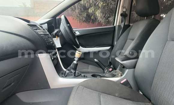 Comprar Usado Mazda BT-50 Branco Carro em Maputo em Maputo Comprar Usado Mazda BT-50 Branco Carro em Maputo em Maputo