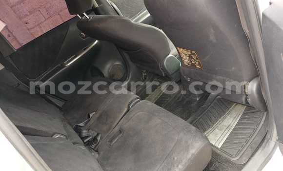 Comprar Usado Toyota Ractis Prata Carro em Maputo em Maputo Comprar Usado Toyota Ractis Prata Carro em Maputo em Maputo