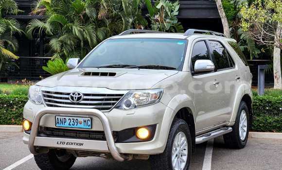 Comprar Usado Toyota Fortuner Castanho Carro em Maputo em Maputo Comprar Usado Toyota Fortuner Castanho Carro em Maputo em Maputo