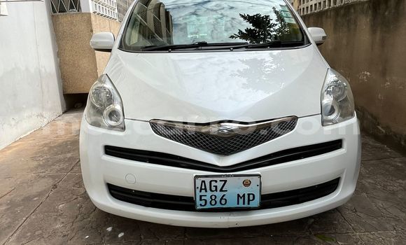 Nunua Ilio tumika Toyota Ractis Nyeupe Gari ndani ya Maputo nchini Maputo
