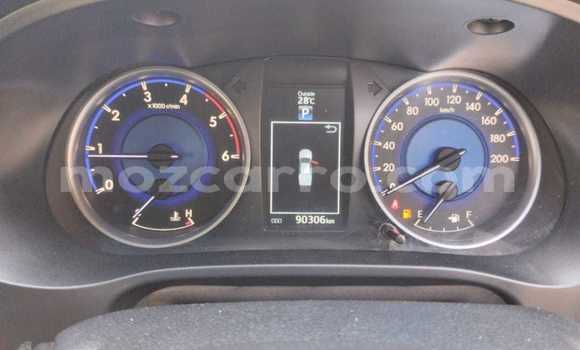 Nunua Ilio tumika Toyota Hilux Nyeupe Gari ndani ya Maputo nchini Maputo Nunua Ilio tumika Toyota Hilux Nyeupe Gari ndani ya Maputo nchini Maputo