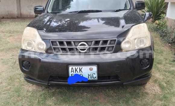 Nunua Ilio tumika Nissan X-Trail Nyeusi Gari ndani ya Maputo nchini Maputo
