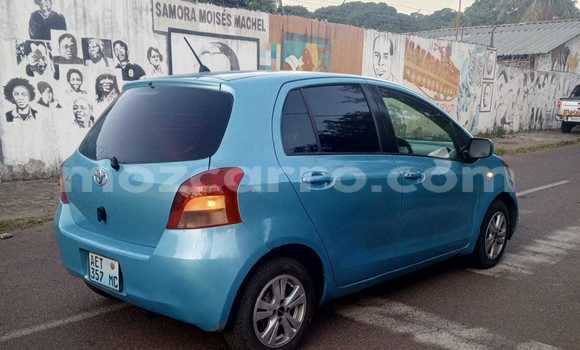Nunua Ilio tumika Toyota Vitz Bluu Gari ndani ya Maputo nchini Maputo