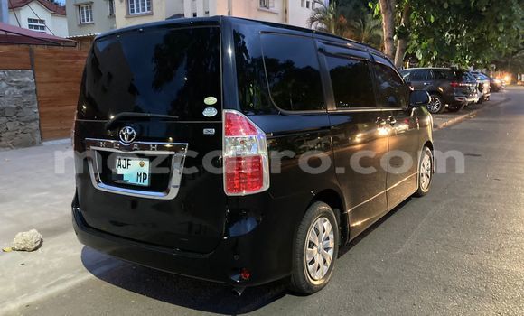 Nunua Ilio tumika Toyota Noah Nyeusi Gari ndani ya Maputo nchini Maputo Nunua Ilio tumika Toyota Noah Nyeusi Gari ndani ya Maputo nchini Maputo