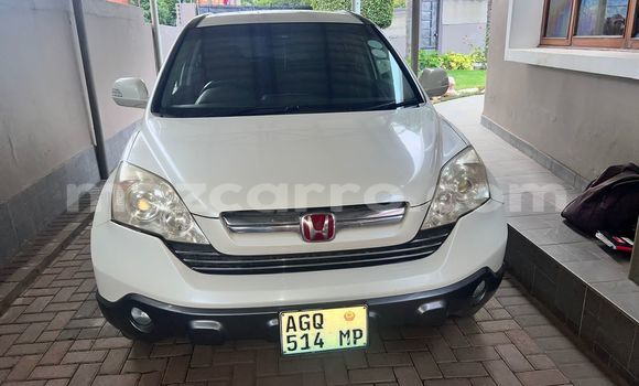 Nunua Ilio tumika Honda CR-V Nyeupe Gari ndani ya Maputo nchini Maputo