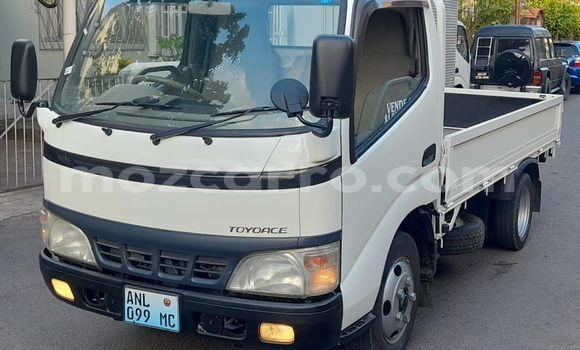 Nunua Ilio tumika Toyota Dyna Nyeupe Gari ndani ya Maputo nchini Maputo Nunua Ilio tumika Toyota Dyna Nyeupe Gari ndani ya Maputo nchini Maputo
