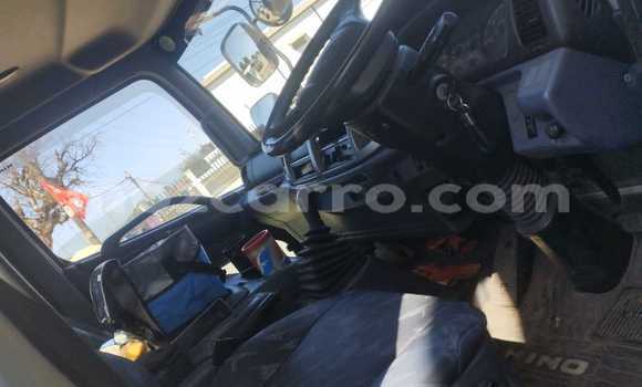 Nunua Ilio tumika Toyota 4Runner Nyeupe Gari ndani ya Maputo nchini Maputo Nunua Ilio tumika Toyota 4Runner Nyeupe Gari ndani ya Maputo nchini Maputo