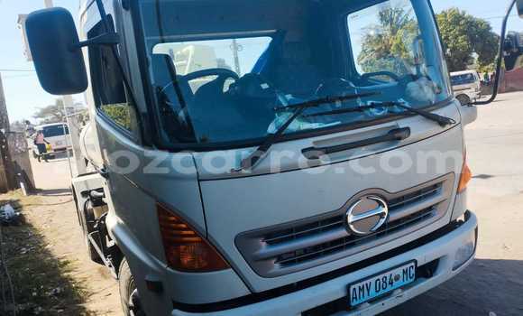 Nunua Ilio tumika Toyota 4Runner Nyeupe Gari ndani ya Maputo nchini Maputo Nunua Ilio tumika Toyota 4Runner Nyeupe Gari ndani ya Maputo nchini Maputo