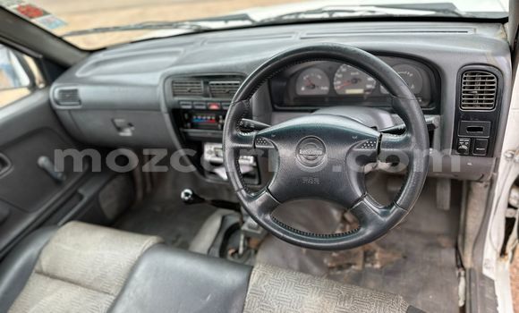 Comprar Usado Nissan Hardbody Branco Carro em Maputo em Maputo Comprar Usado Nissan Hardbody Branco Carro em Maputo em Maputo