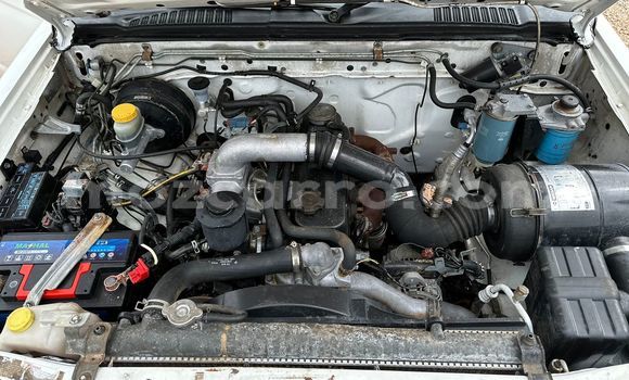 Comprar Usado Nissan Hardbody Branco Carro em Maputo em Maputo Comprar Usado Nissan Hardbody Branco Carro em Maputo em Maputo