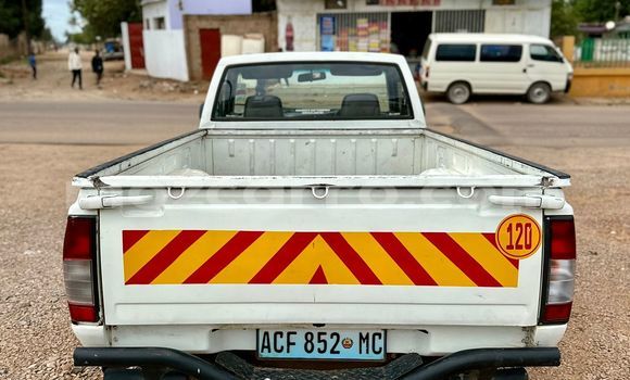 Comprar Usado Nissan Hardbody Branco Carro em Maputo em Maputo Comprar Usado Nissan Hardbody Branco Carro em Maputo em Maputo