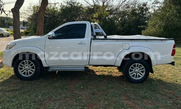 Comprar Usado Toyota Hilux Branco Carro em Maputo em Maputo Comprar Usado Toyota Hilux Branco Carro em Maputo em Maputo