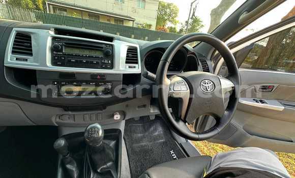Comprar Usado Toyota Hilux Branco Carro em Maputo em Maputo Comprar Usado Toyota Hilux Branco Carro em Maputo em Maputo
