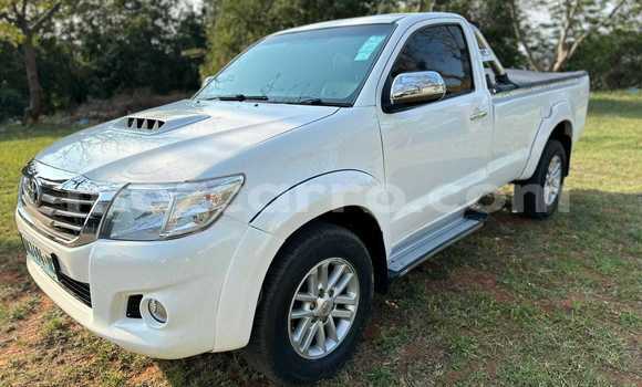 Comprar Usado Toyota Hilux Branco Carro em Maputo em Maputo Comprar Usado Toyota Hilux Branco Carro em Maputo em Maputo