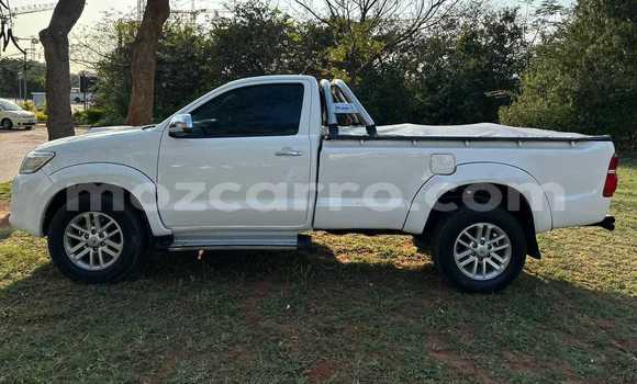 Comprar Usado Toyota Hilux Branco Carro em Maputo em Maputo Comprar Usado Toyota Hilux Branco Carro em Maputo em Maputo