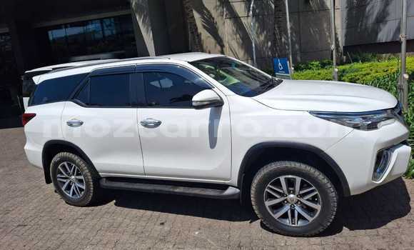 Nunua Ilio tumika Toyota Fortuner Nyeupe Gari ndani ya Maputo nchini Maputo Nunua Ilio tumika Toyota Fortuner Nyeupe Gari ndani ya Maputo nchini Maputo