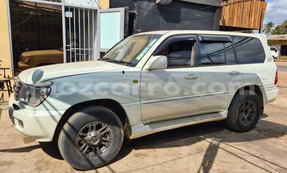 Buy Used Toyota Land Cruiser White Car in Maputo in Maputo Buy Used Toyota Land Cruiser White Car in Maputo in Maputo